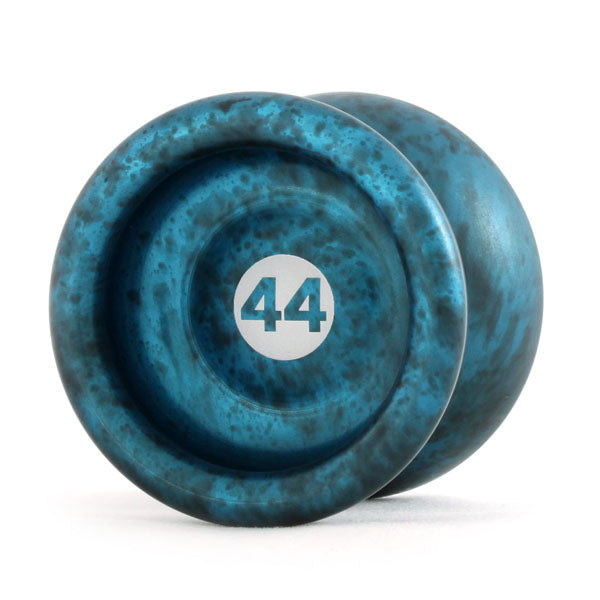 44 (フォーティフォー)