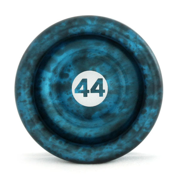 44 (フォーティフォー)