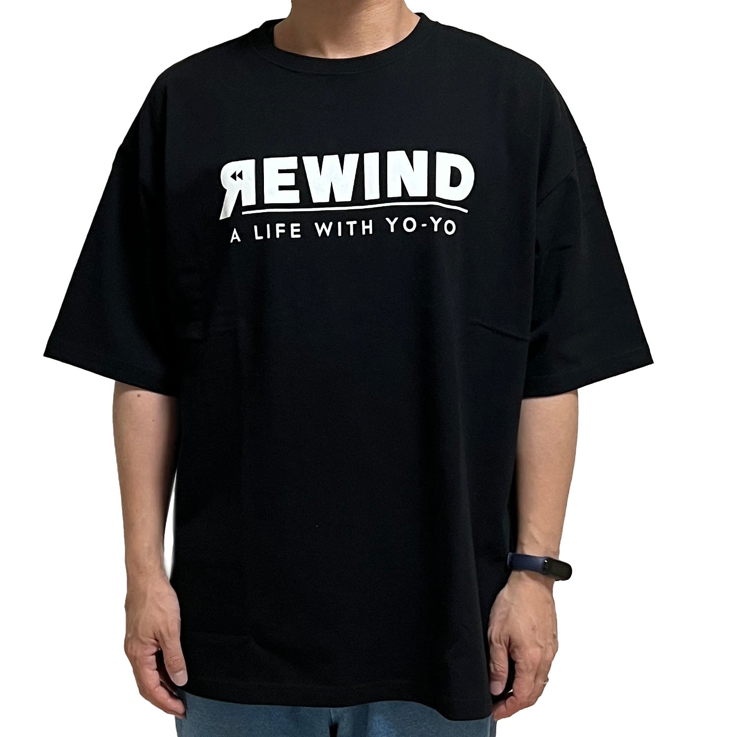 REWIND ビッグシルエット Tシャツ (ブラック / ホワイトロゴ)